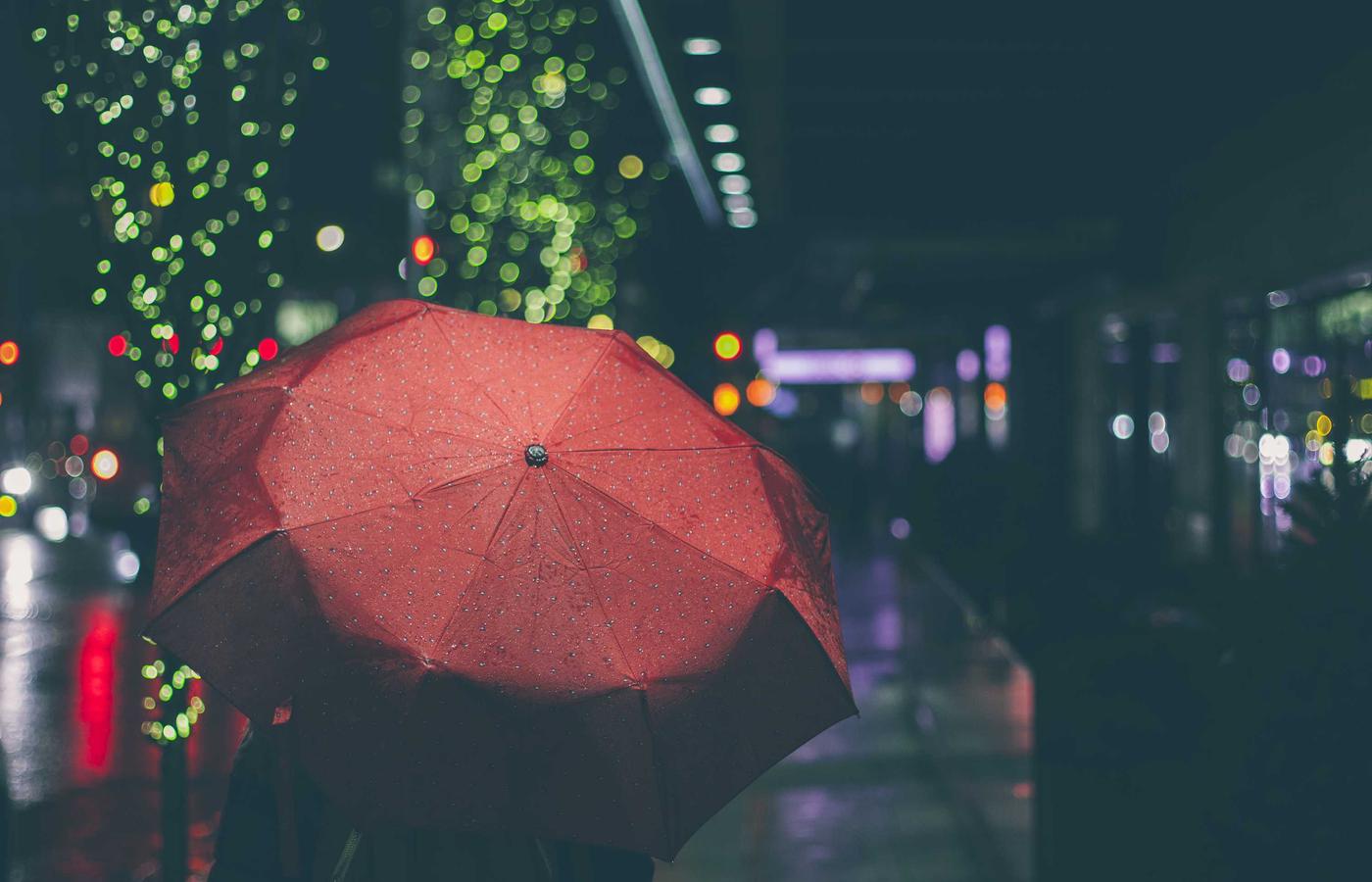 Eine Gruppe von Fachleuten bei einem Treffen